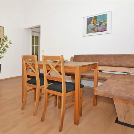 Martha 4 Apartment *